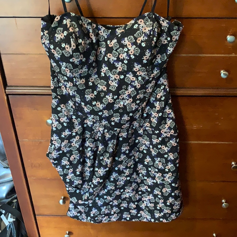 BCBG Generation spaghetti strap dress. Size 8 Ditzy Print